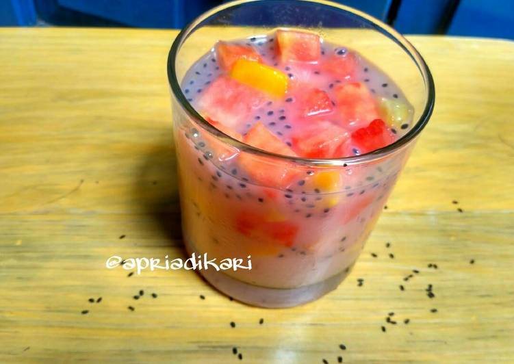 bahan dan cara membuat Es buah semangka susu