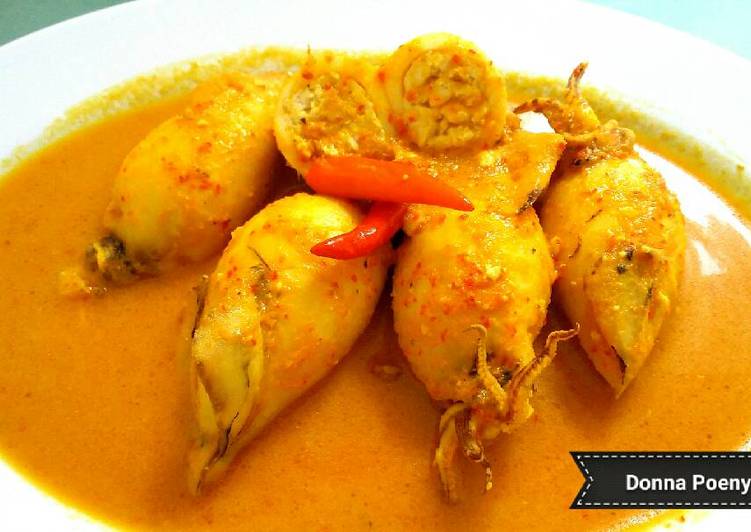 bahan dan cara membuat Gulai Cumi Isi Tahu, Si Montok nan Sedap