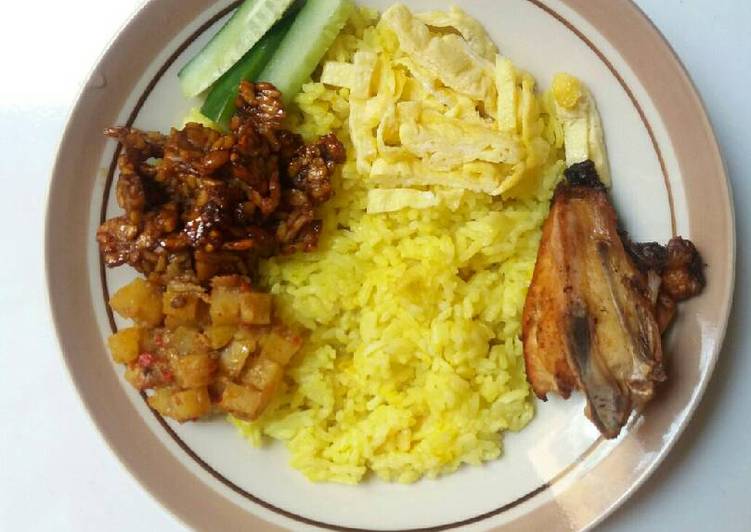 Nasi kuning magicom #rabubaru
