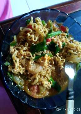 Mie instan campur