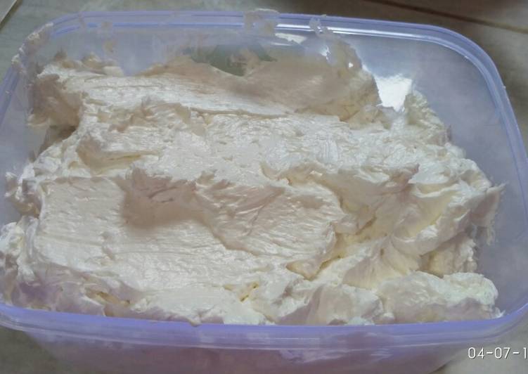 gambar untuk resep Butter cream engga lengket di mulut