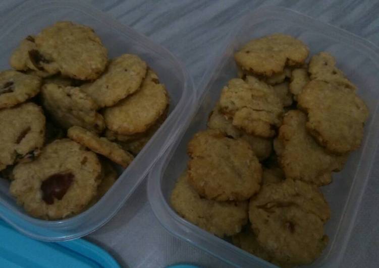 Resep Oma (Oatmeal+Kurma) Cookies "Magic Com" Dari Ika