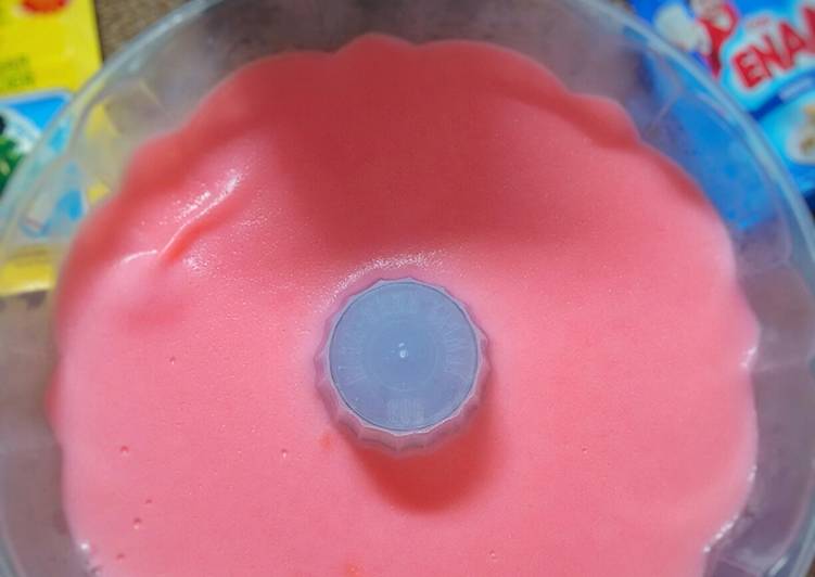 gambar untuk cara membuat Strawberry Silky Pudding