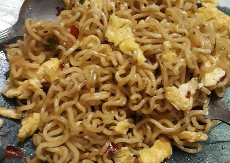 cara membuat Mie Goreng Orek Telor Sambal Matah