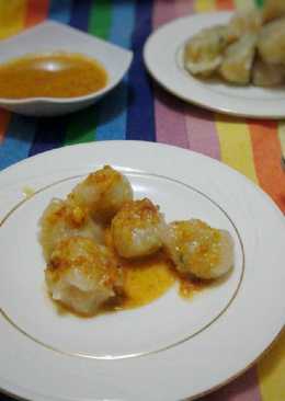 Cilok ikan kembung saus kacang