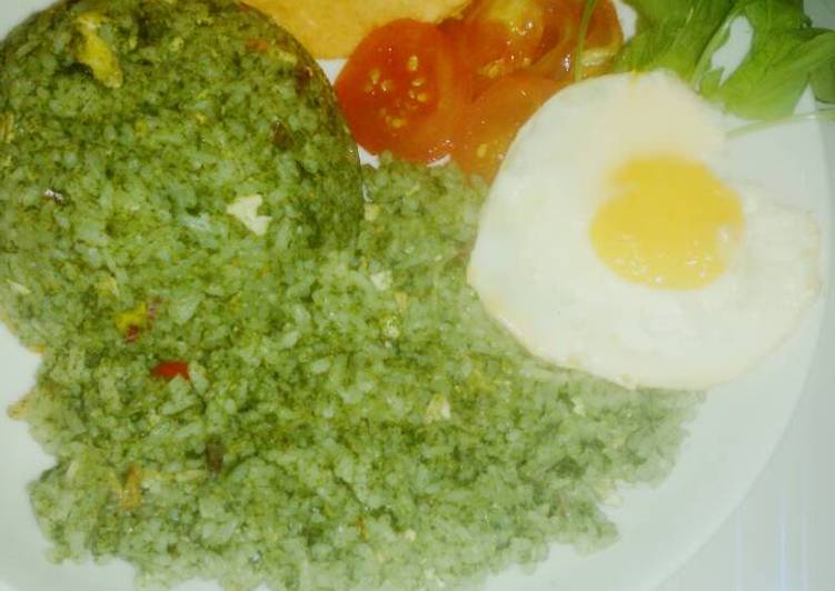 Resep Nasi goreng ijo  alami sehat oleh Lia Luthfia 