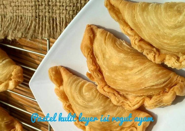 cara membuat Pastel kulit layer isi rogut ayam