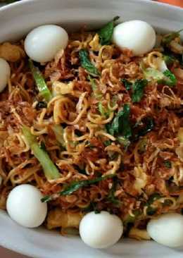 Bakmi goreng ulang tahun