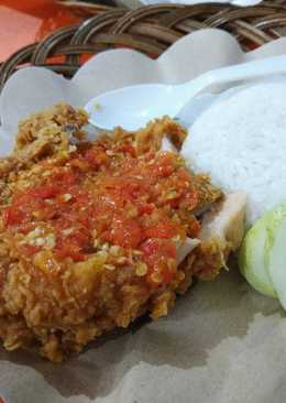 Ayam gepuk pedas ala anak kost