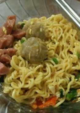 Indomie nyemek komplit maknyusss