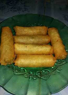 Lumpia goreng pedas