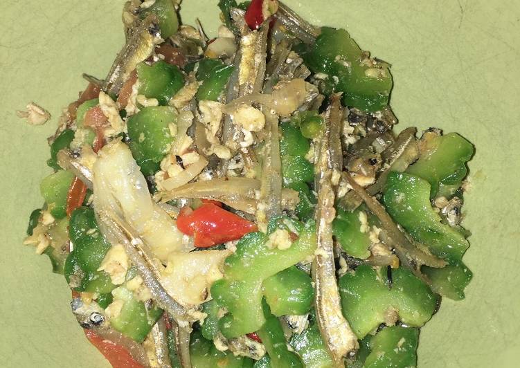 resep lengkap untuk Tumis pare telur teri