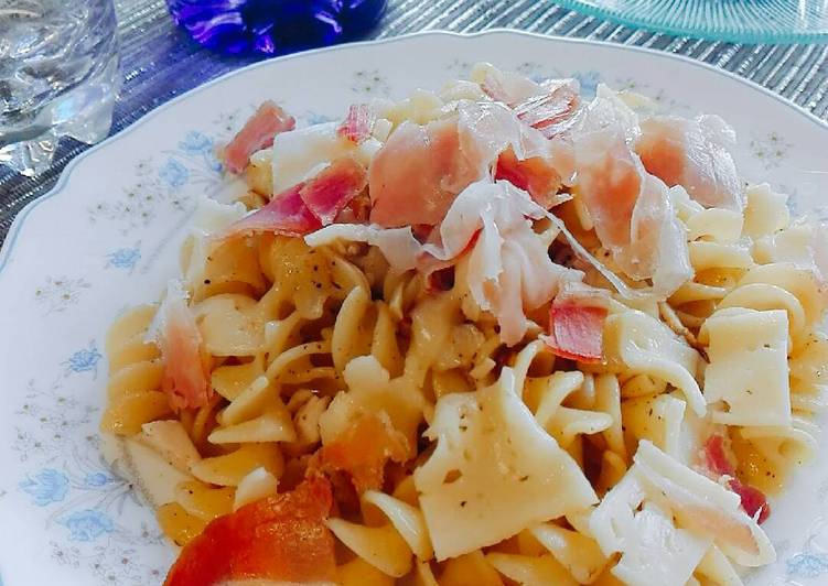 resep makanan Fusilli oglio olio with cheese and ham