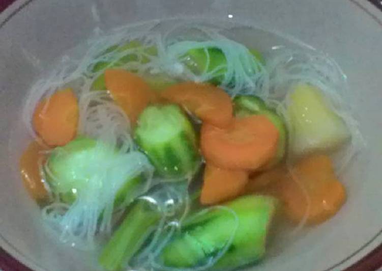gambar untuk resep Sayur bening oyong wortel misoa simple