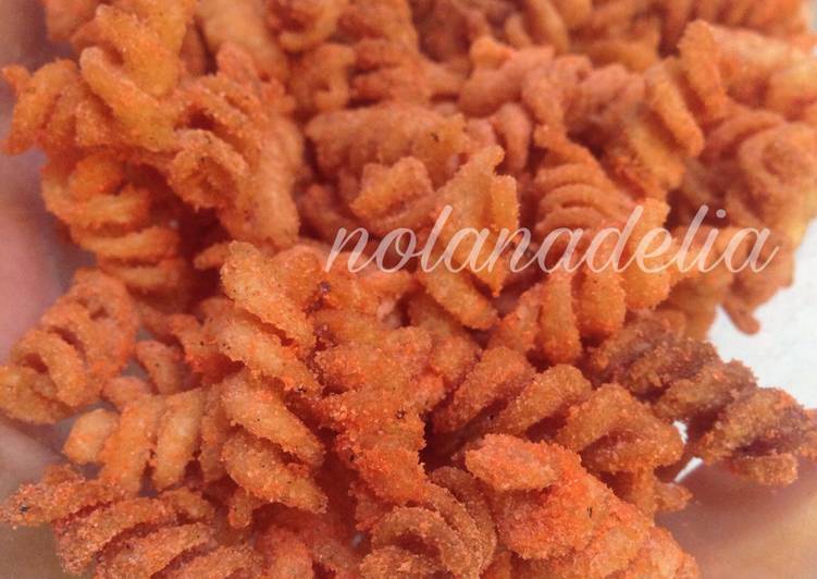 bahan dan cara membuat Makaroni Goreng Pedas