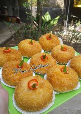 Panada (donat isi kentang, wortel, ayam)