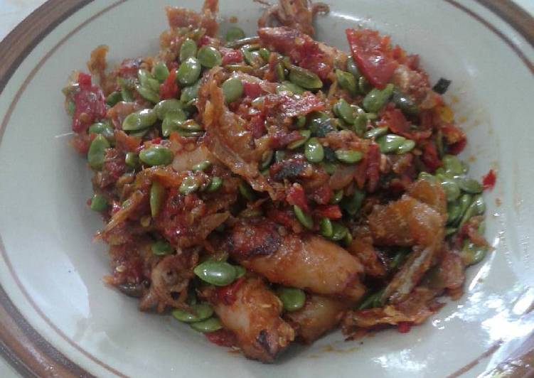 gambar untuk resep Cumi sambal pete cina