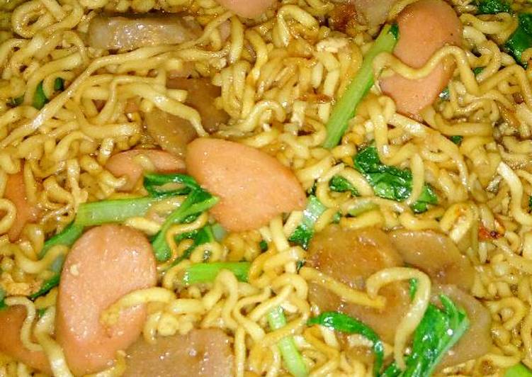 Resep Mie goreng enak sederhana 🍝🍝 oleh Kaka beryl @amrii 