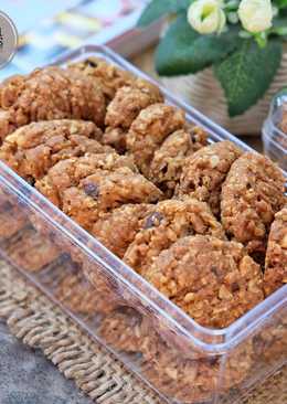 Oatmeal cookies with almond