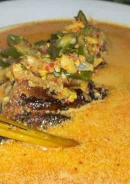 Gulai ikan gabus asap