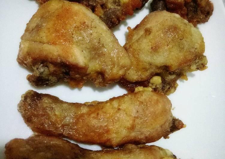 bahan dan cara membuat Ayam Goreng Tepung Praktis