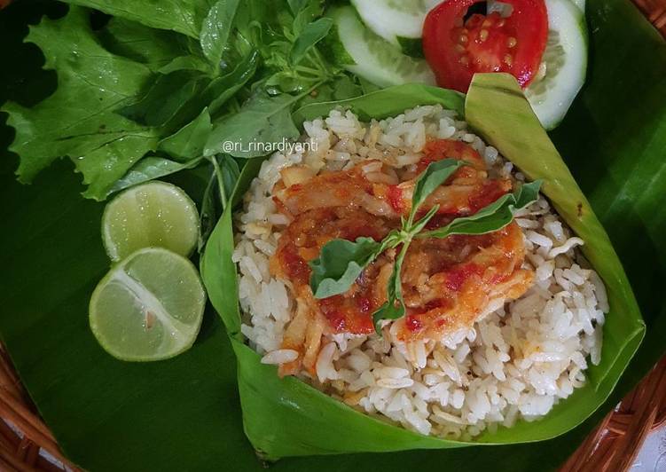  Resep 40 Nasi Bakar Ayam Suwir Bumbu Rujak oleh Mommy 