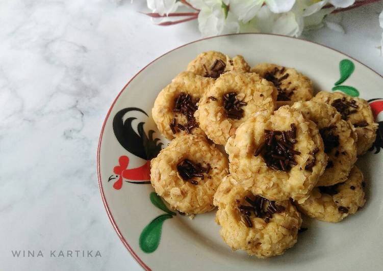 resep lengkap untuk Kue kering / kukis kacang coklat