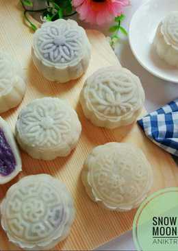 SNOW SKIN MOONCAKE with PURPLE YAM FILLING