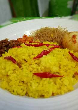 Nasi kuning magic com