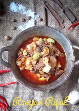 Sambal goreng komplit (Ati krecek kentang udang petai lontong)