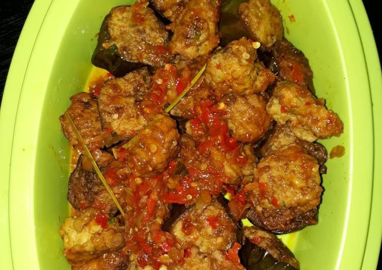 bahan dan cara membuat Terong Balado Isi Cincang Ayam