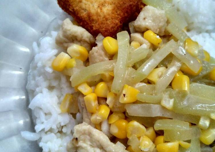 gambar untuk resep makanan Tumis Manisa Jagung + Nugget + Kerupuk Udang