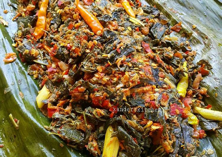 resep lengkap untuk Pepes kembung daun singkong