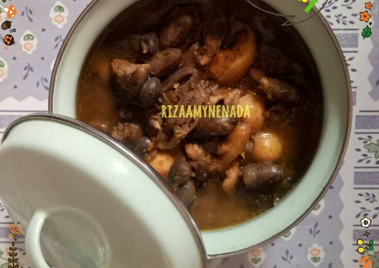 resep lengkap untuk Tumisan Jantung Ayam Telur Puyuh Bumbu Kecap.