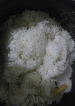 Nasi uduk magic com