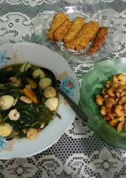 Cah kangkung telur puyuh saus tiram dan oseng udang