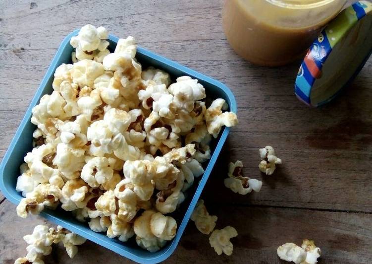 Resep Popcorn with butterscotch sauce Karya Yola Pitaloka