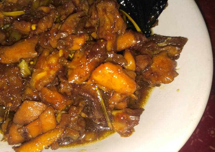 resep lengkap untuk Semur Ayam (Topping Mie Ayam)