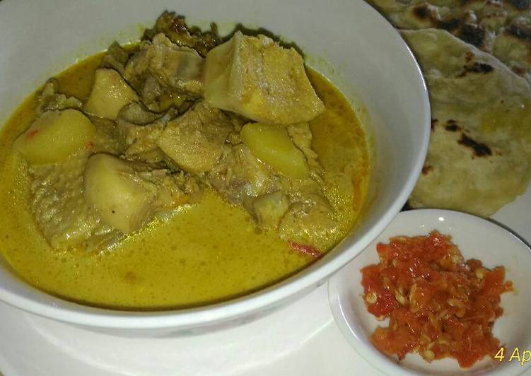 gambar untuk resep makanan Kari ayam pedas dan roti maryam Istriku