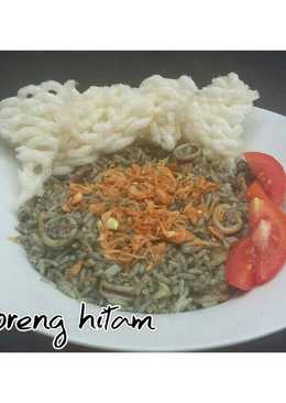 Nasi goreng hitam