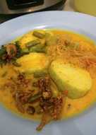 Lontong sayur (kering tempe teri + bihun goreng + tauco udang + balado telur) simpel