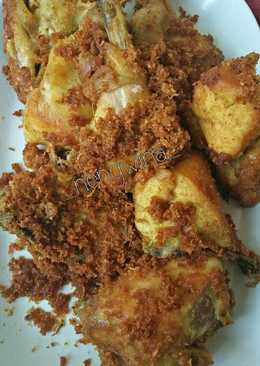 Ayam Goreng serundeng