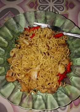 Tumis mi goreng instan rasa sambel matah