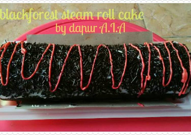 bahan dan cara membuat Blackforest steam roll cake