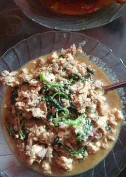 Spinach with beef and tofu