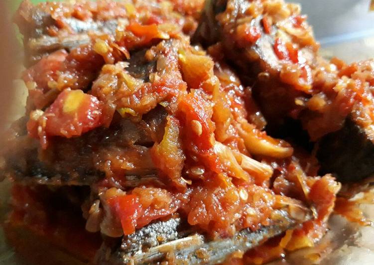 Resep Cakalang siram sambel Kiriman dari Ivone Suwuh