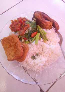 Oseng sawi + ikan tempe goreng + sambal