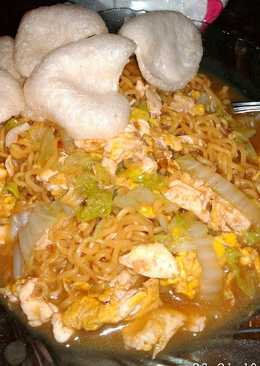 Mie goreng instan spesial