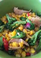 Tumis brokoli hijau, jagung manis dan ayam suwir