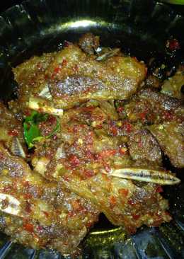 Iga penyet bumbu bali